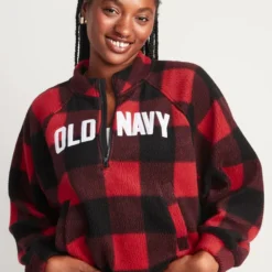 Old Navy Oversized Buffalo Plaid Logo Sherpa Quarter-Zip Sweatshirt For Women -Deals Wearfluxo Store https3A2F2Foldnavy.gapcanada.ca2Fwebcontent2F00502F9432F3582Fcn50943358.jpg 640x