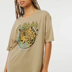 Ardene Def Leppard Graphic Tee In Beige | Size | 100% Cotton